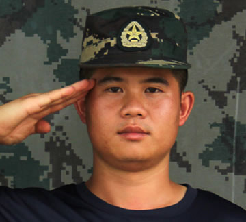 陳教官擅長(zhǎng)學(xué)生軍訓(xùn)夏令營(yíng)